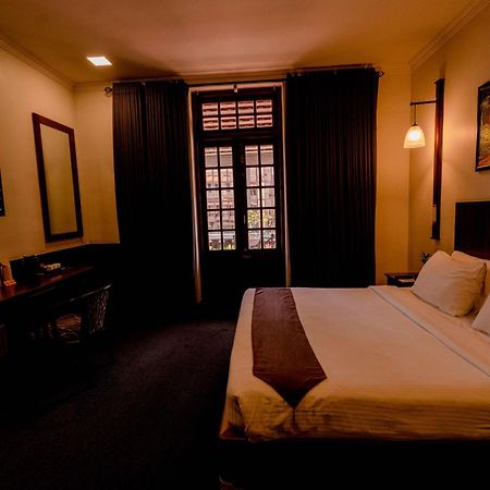 Hotel Nippon Kolombo Bagian luar foto